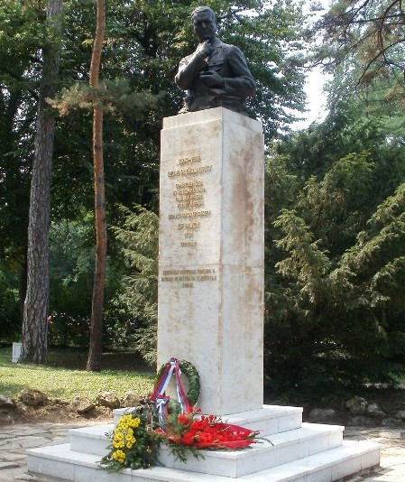 Споменик Арчибалду Рајсу у Топчидеру